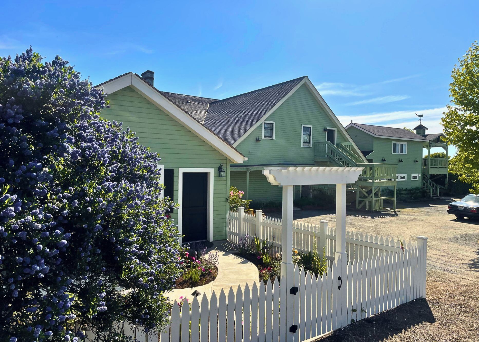 cottage one | 1 bedroom, iron/ironing board, free wifi, bed sheets