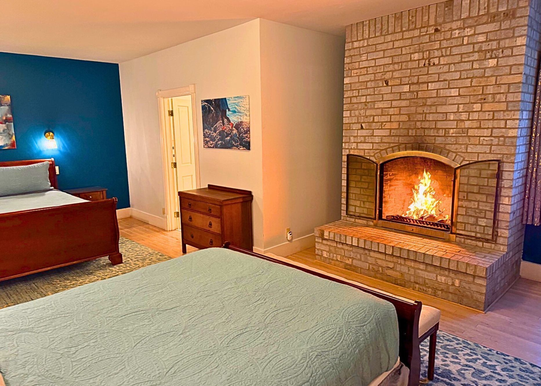 Zweibettzimmer, Mehrere Betten | Bügeleisen/Bügelbrett, kostenloses WLAN, Bettwäsche