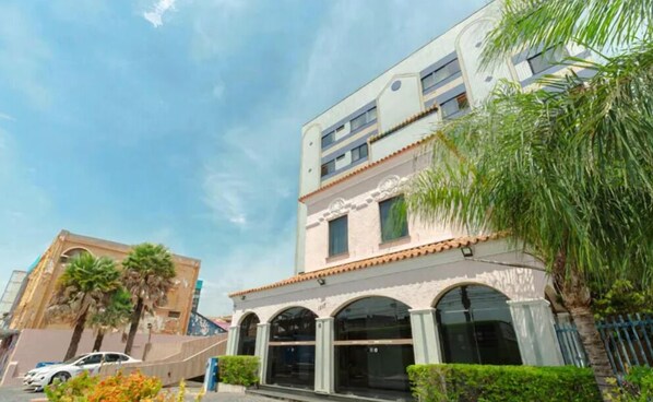 Façana frontal de l'allotjament