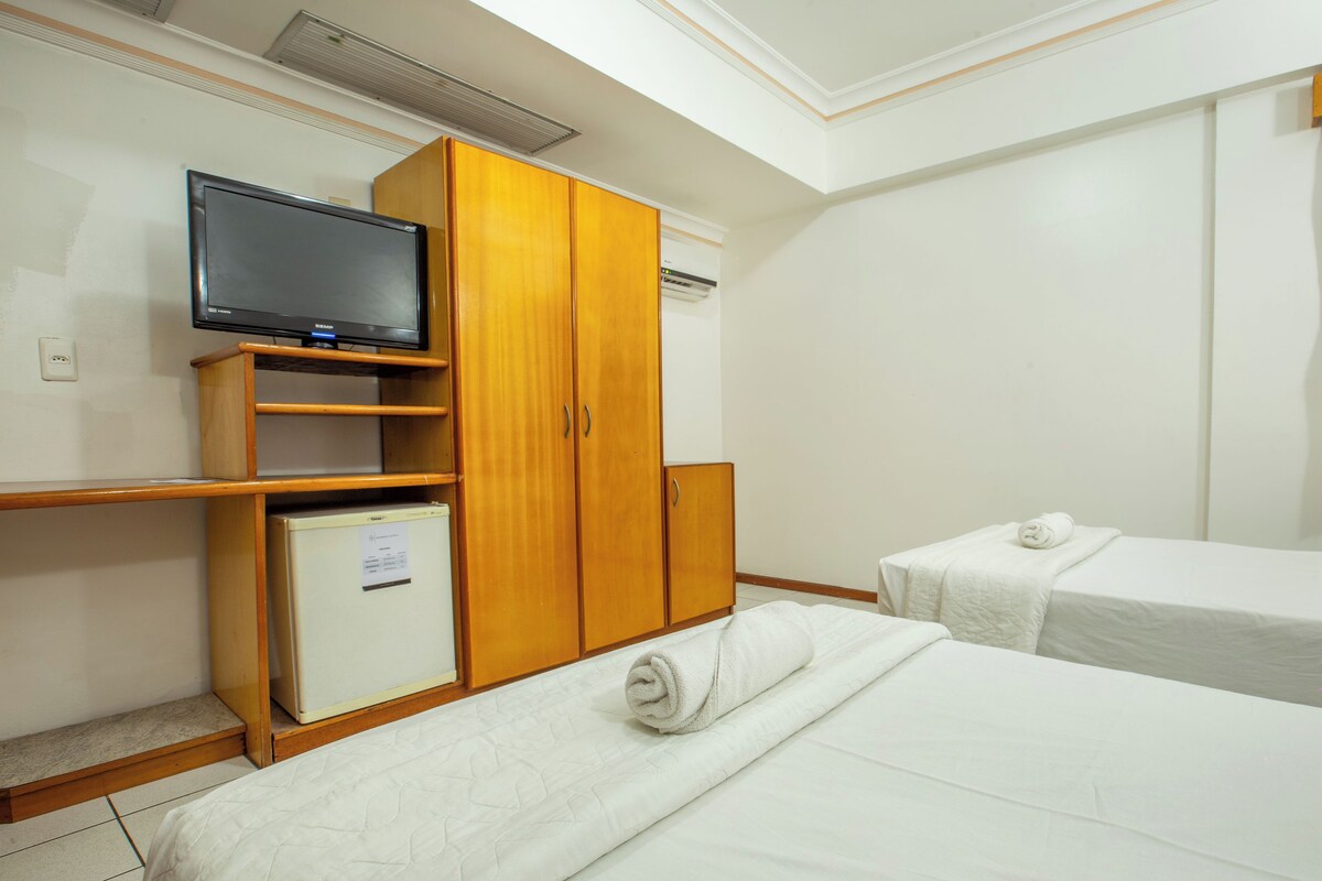 Minibar, desk, WiFi (free), bed sheets