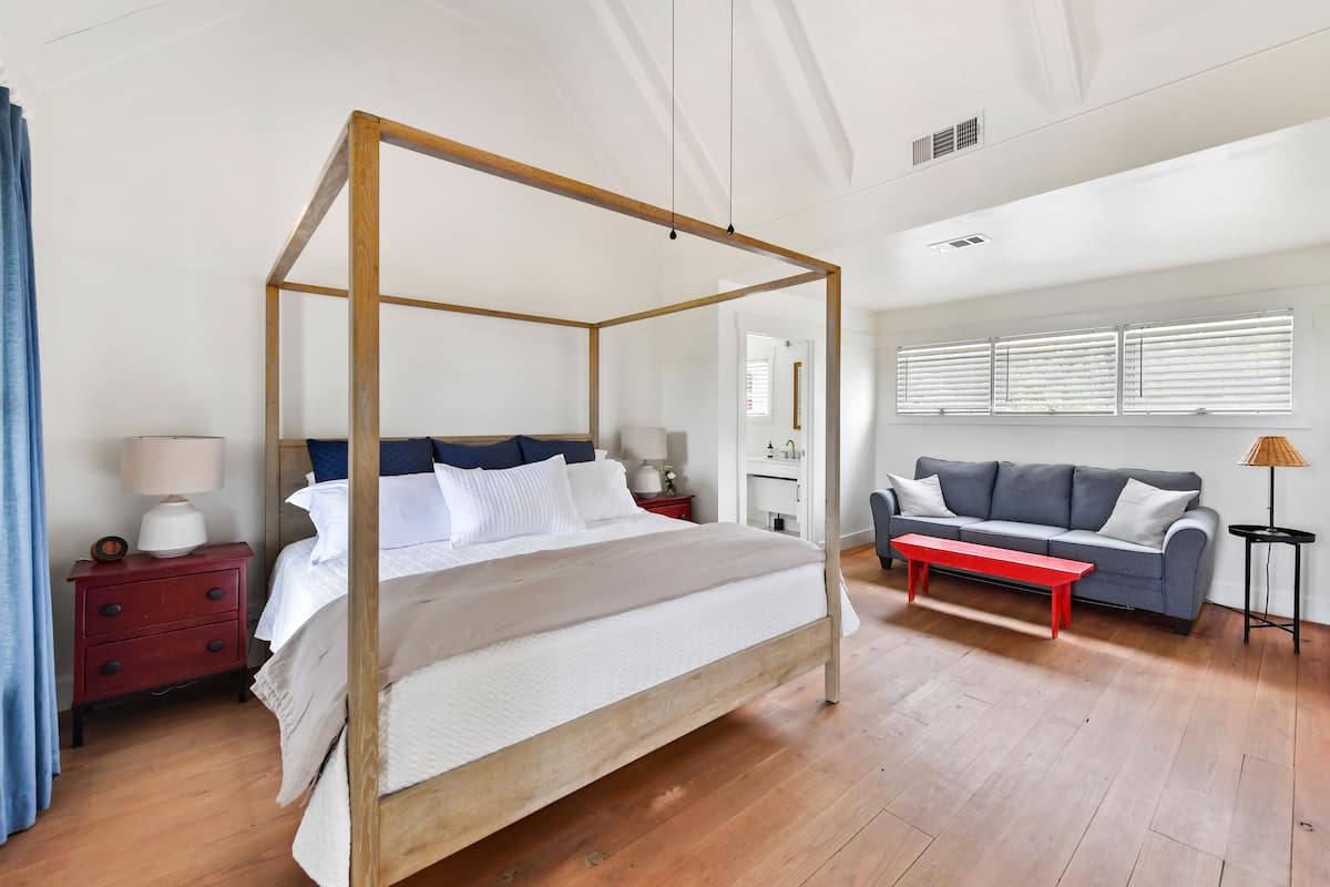 Standard Suite, Ensuite (Americana Room)