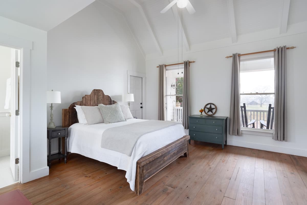 Standard Suite, Ensuite (River Room)