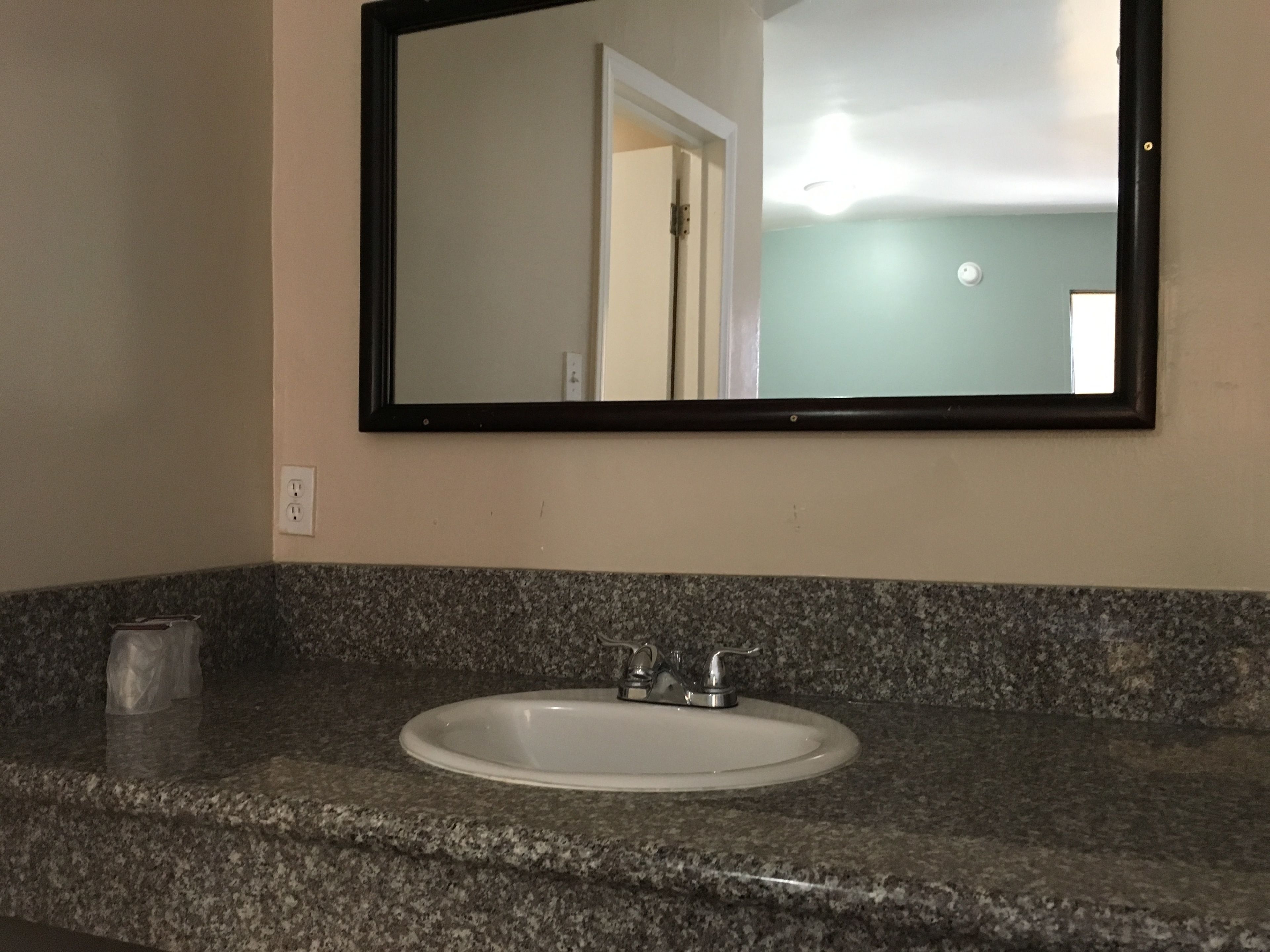 Photo - Eastsider Motel -Downtown LA New Rooms