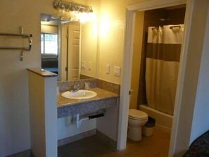 Towels - Eastsider Motel (Los Angeles)