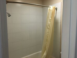 Bathroom shower - Eastsider Motel (Los Angeles)