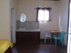 Family Room | Room amenity