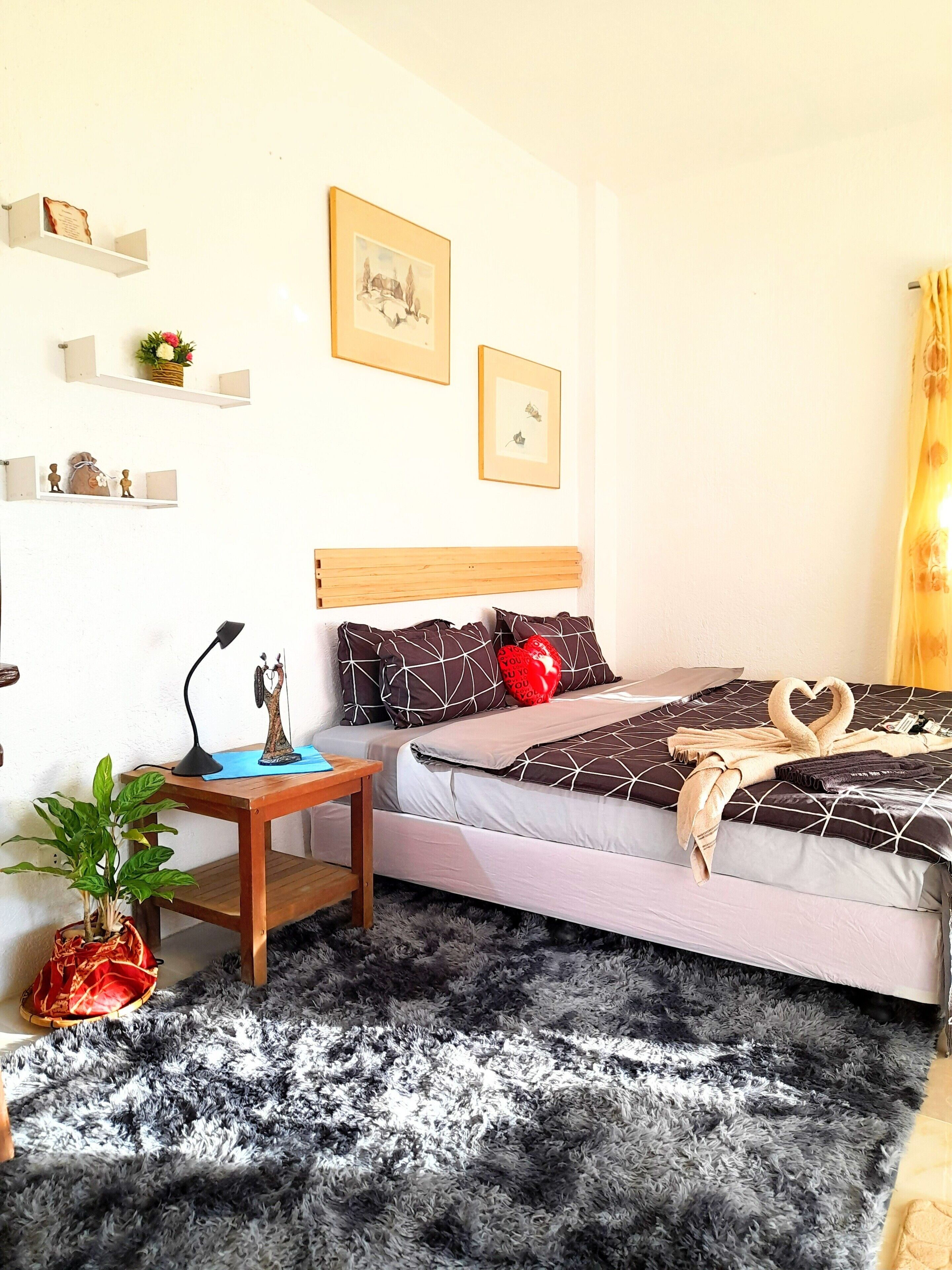 premier room, 1 bedroom, balcony | 1 bedroom, minibar, bed sheets