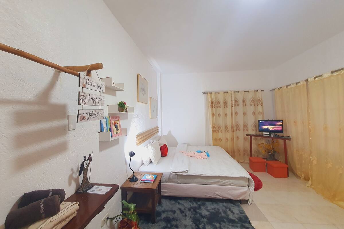 superior room | 1 bedroom, minibar, bed sheets