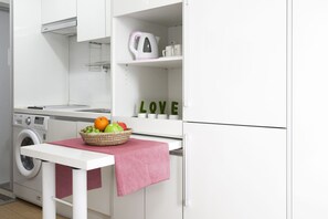 Full-size fridge, microwave, electric kettle - Hotel Morning Sky (Seoul)