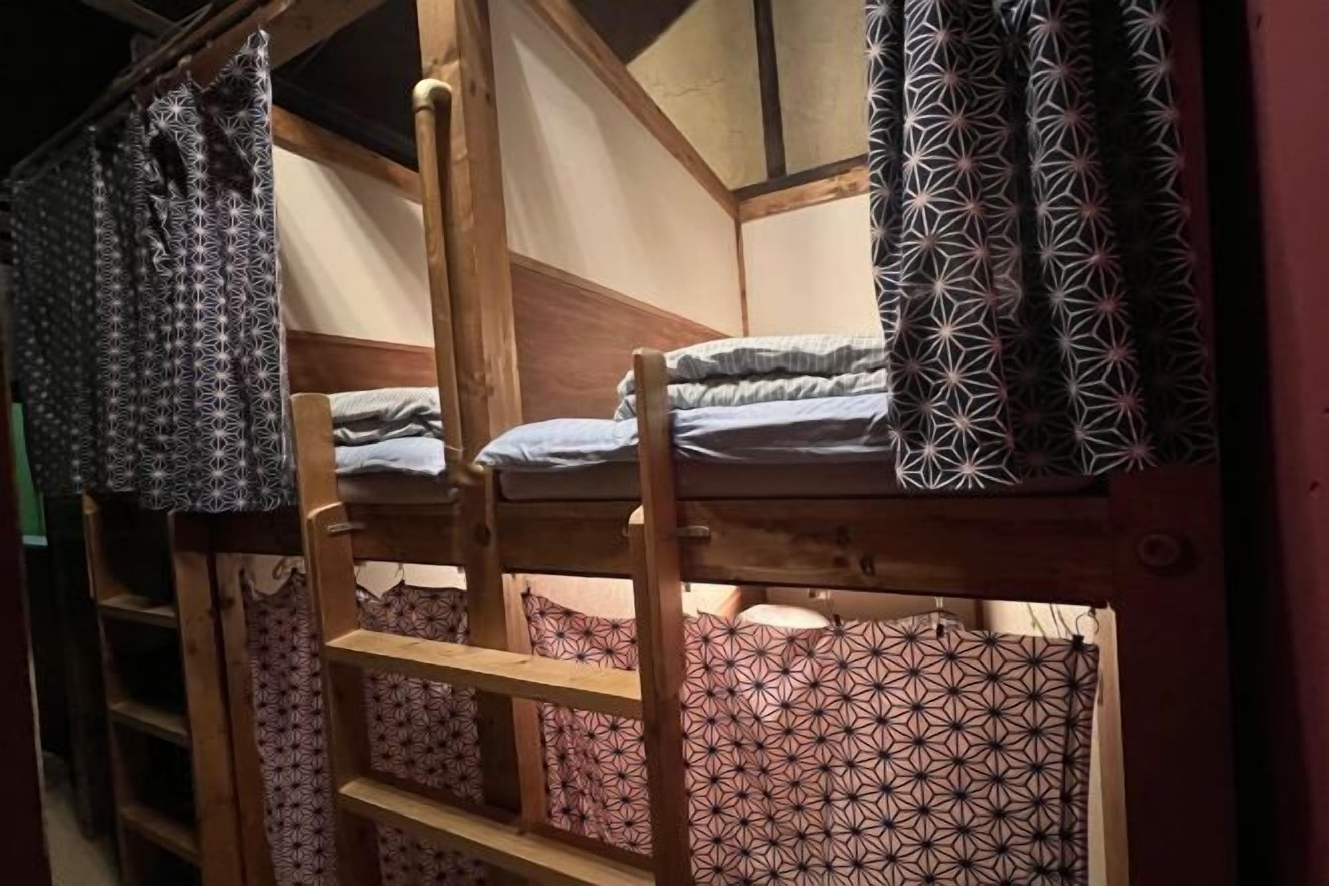 免费 WiFi、床单