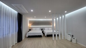 Royal Suite Twin Room | Premium-sengetøj, minibar, mørklægningsgardiner, lydisolering