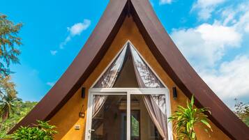 Paradise Room Beach Side | Terrace/patio