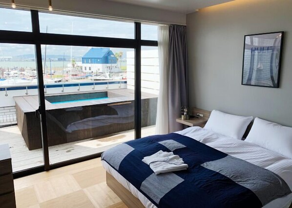 Chambre Double, non-fumeur, salle de bains commune (Ocean view, &sofa bed,only Shower 209)