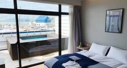 HULL Osaka Hokko Marina