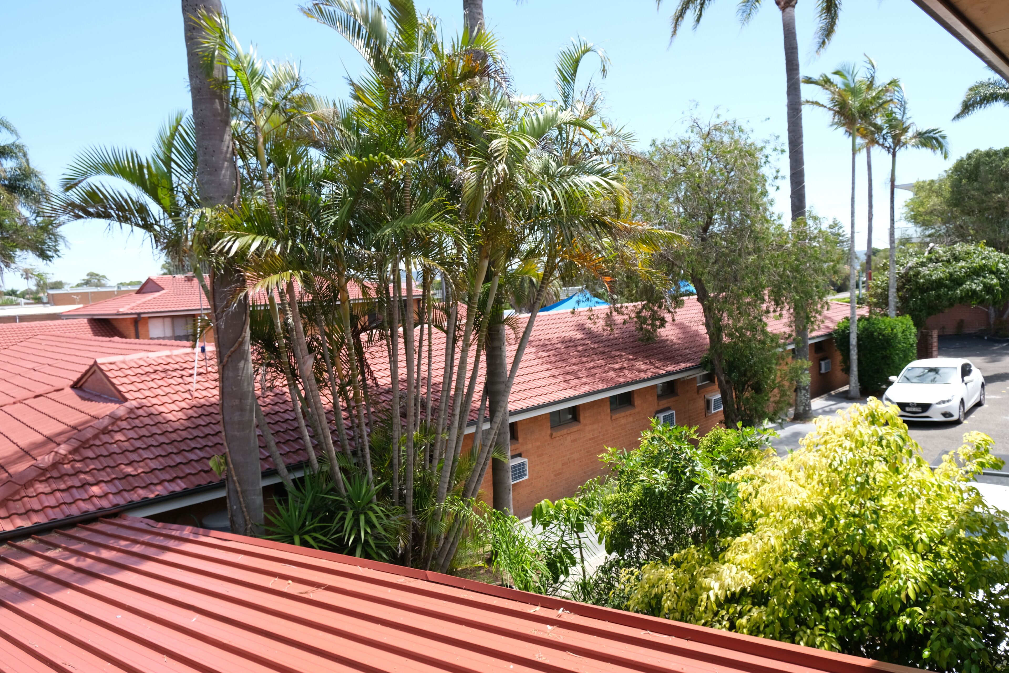 Deluxe Queen with Balcony Upstairs Room - 1 Queen and 1 Single Bed | Balcony view