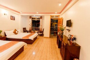 Desk, soundproofing, free WiFi, bed sheets - Sapa Mountain City Hotel (Sa Pa)
