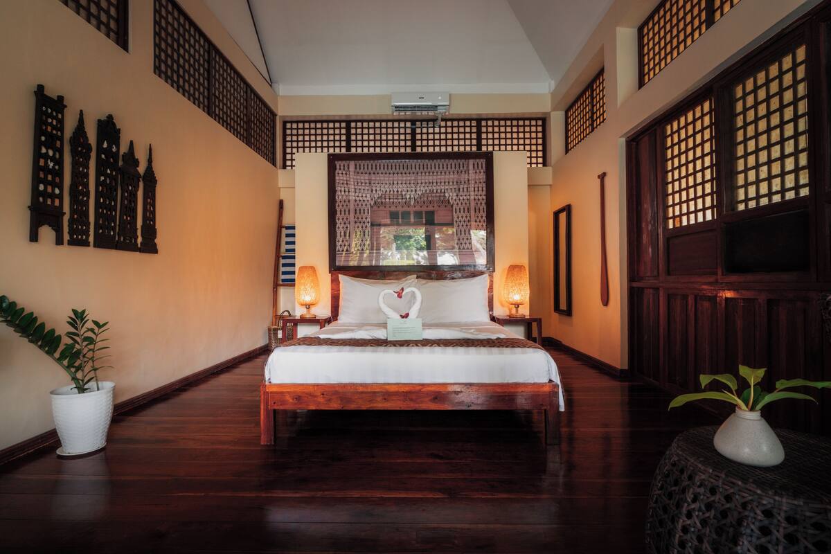 room (pool view queen) | 1 bedroom, minibar, in-room safe, individually decorated