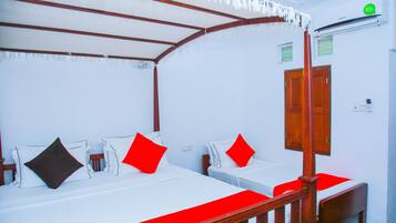 Minibar, desk, free WiFi