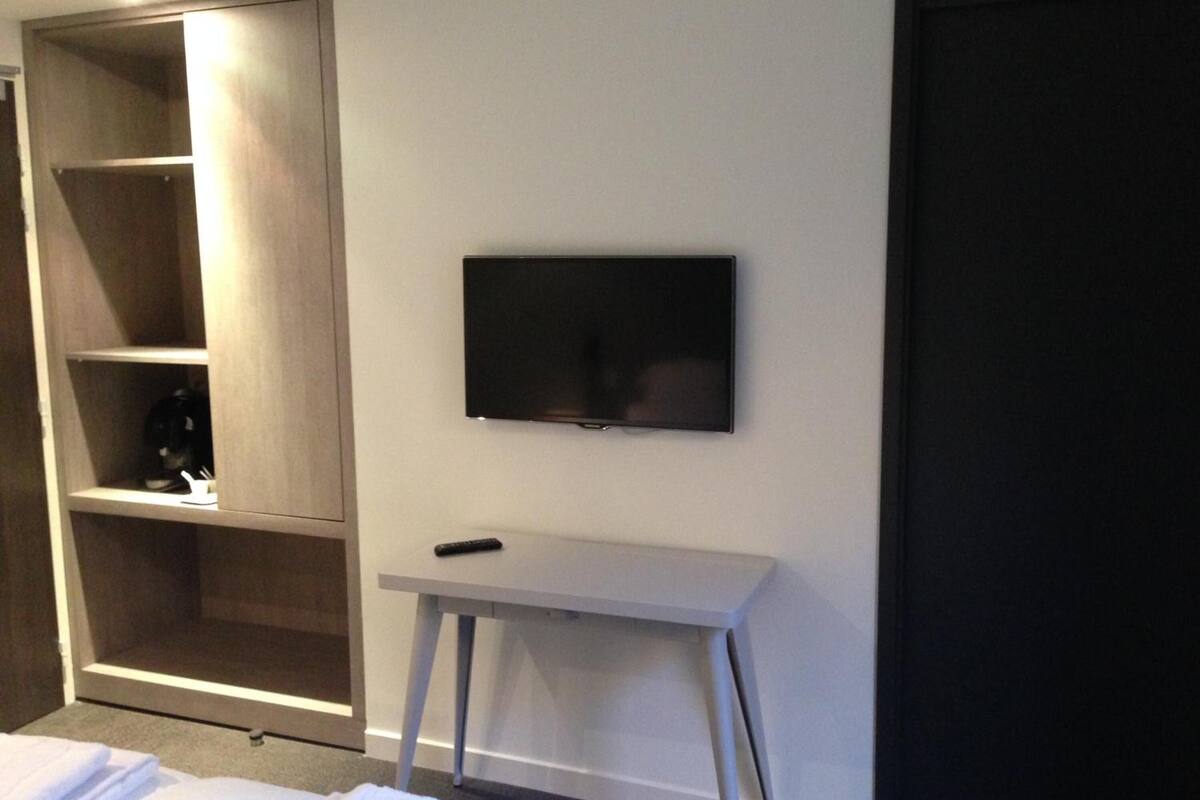 premium bedding, in-room safe, desk, free cots/infant beds