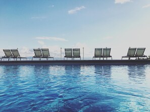 季節限定屋外プール