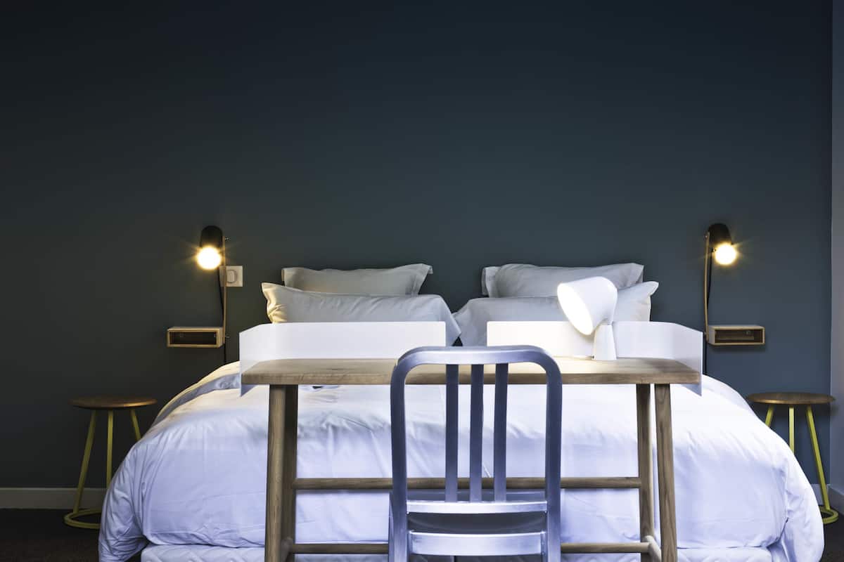 premium bedding, in-room safe, desk, free cots/infant beds