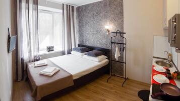 Premium bedding, soundproofing, iron/ironing board, free WiFi