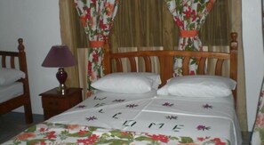 Double Room | Individually decorated, individually furnished, free WiFi, bed sheets - Top Ranking Guesthouse (Speyside)
