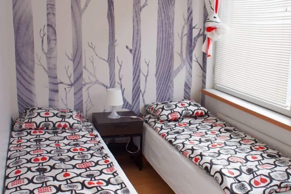 Soundproofing, free WiFi, bed sheets