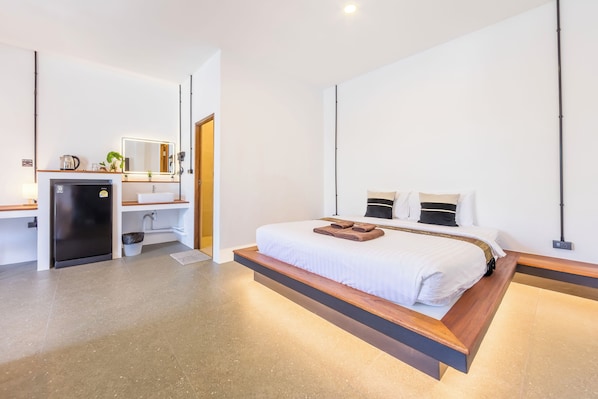 Studio | Premium bedding, pillowtop beds, individually decorated