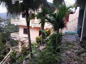 Property grounds - Grand View Guesthouse (Speyside)