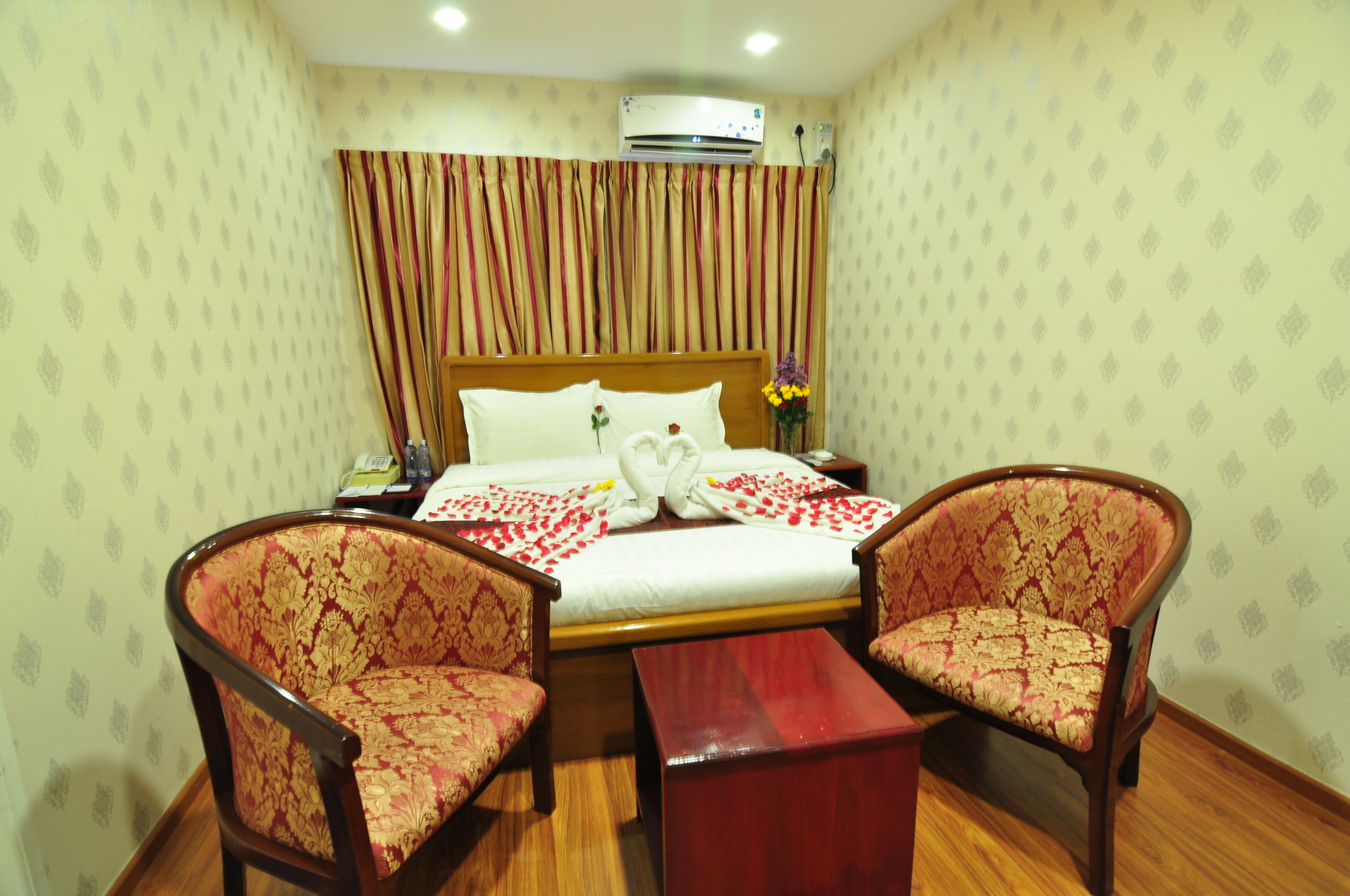 superior plus room | minibar, in-room safe, desk, blackout curtains