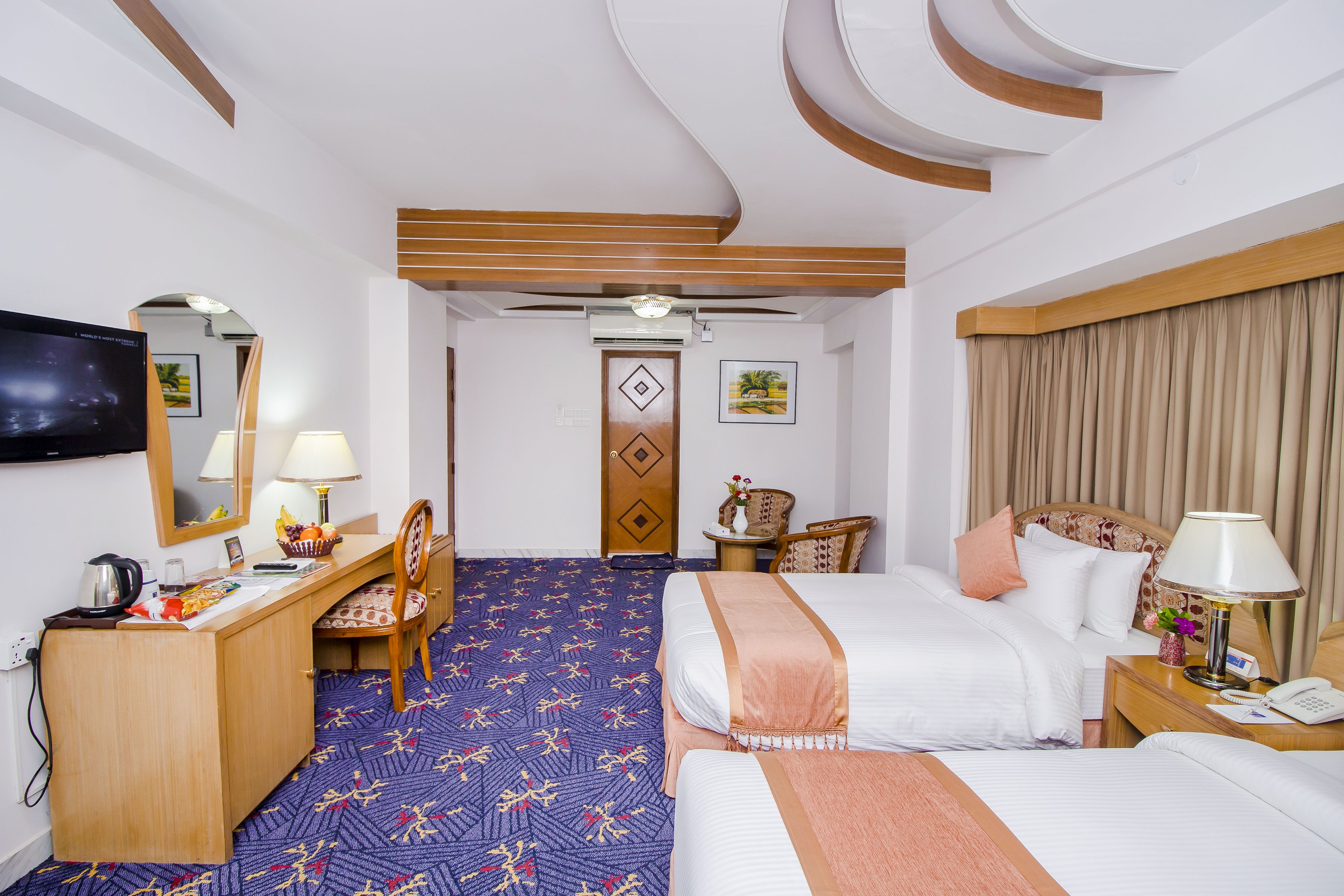 Egyptian cotton sheets, premium bedding, pillow-top beds, minibar