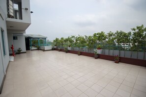 Balcony - Hotel Lake Castle (Dhaka)