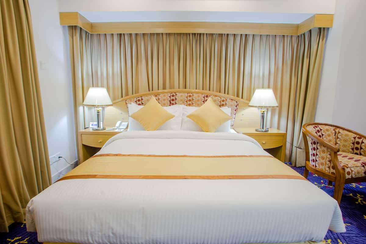 Deluxe Single Room, 1 Katil Raja (King), Non Smoking | 1 bilik tidur, cadar kapas Mesir, peralatan tempat tidur premium