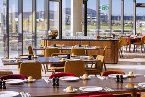 Restaurant - Vibe Hotel Canberra (Canberra Airport)