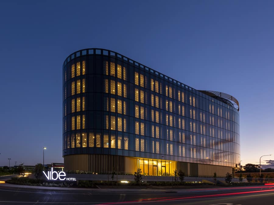 Facciata della struttura - sera/notte