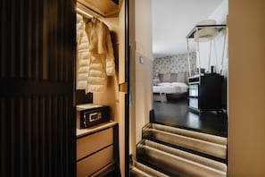 Suíte superluxo (6 people) | Roupas de cama premium, frigobar, cofres nos quartos, escrivaninha