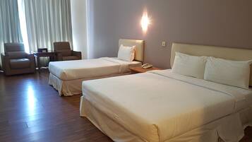 Minibar, in-room safe, desk, blackout curtains