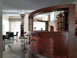 Bar (on property) - Zabu Thiri Hotel (Naypyidaw)