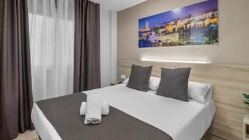 Single Room | Blackout drapes, free WiFi, bed sheets