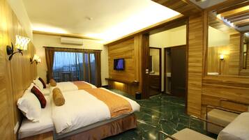 Habitación cuádruple | 1 habitación, ropa de cama de alta calidad, edredón y cortinas blackout