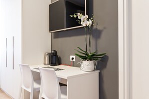 雙床房 | 書桌、筆電工作空間、隔音、免費無線上網