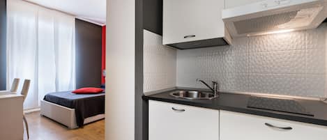 Double Room, Kitchen | Private kitchen | Electric kettle