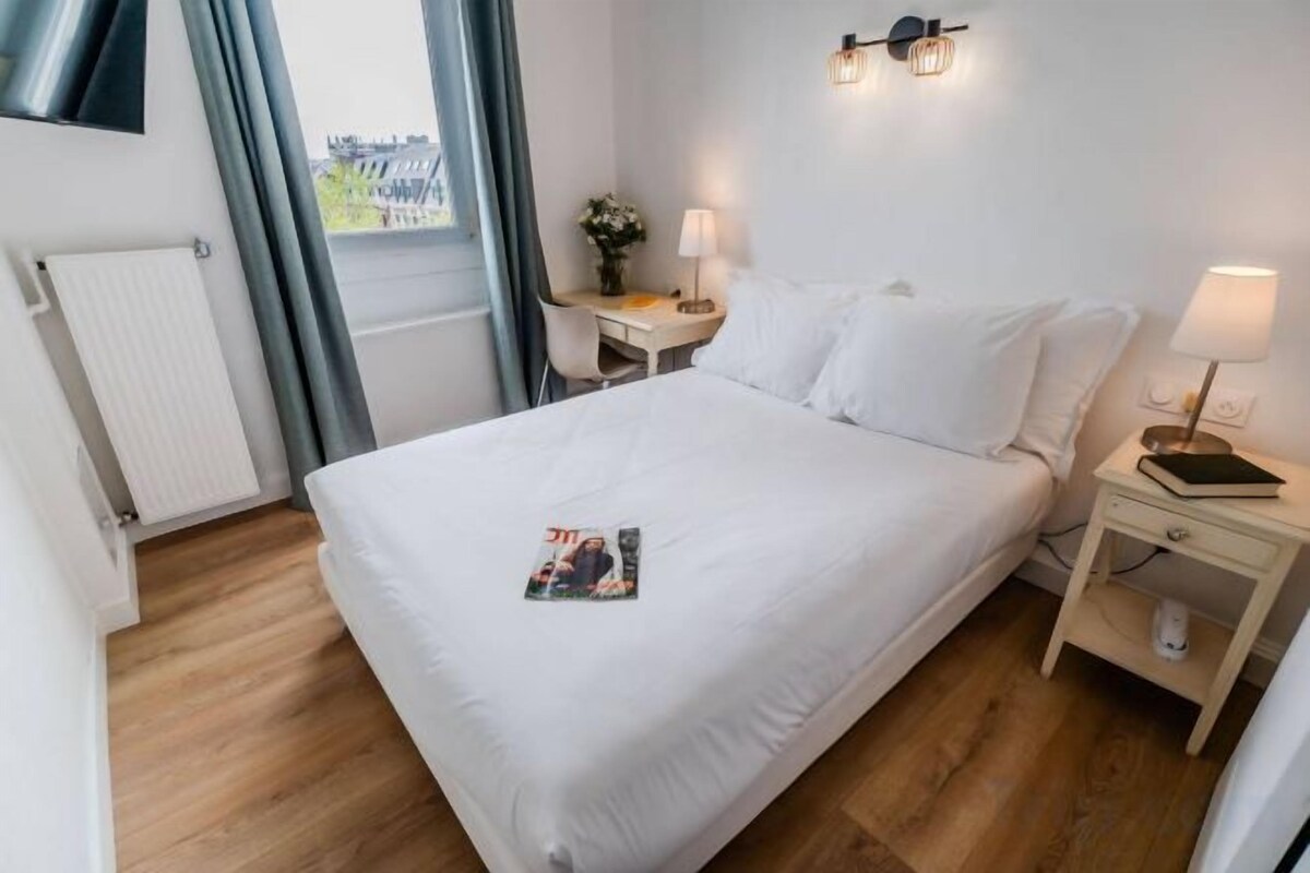 Ropa de cama de alta calidad y tabla de planchar con plancha 