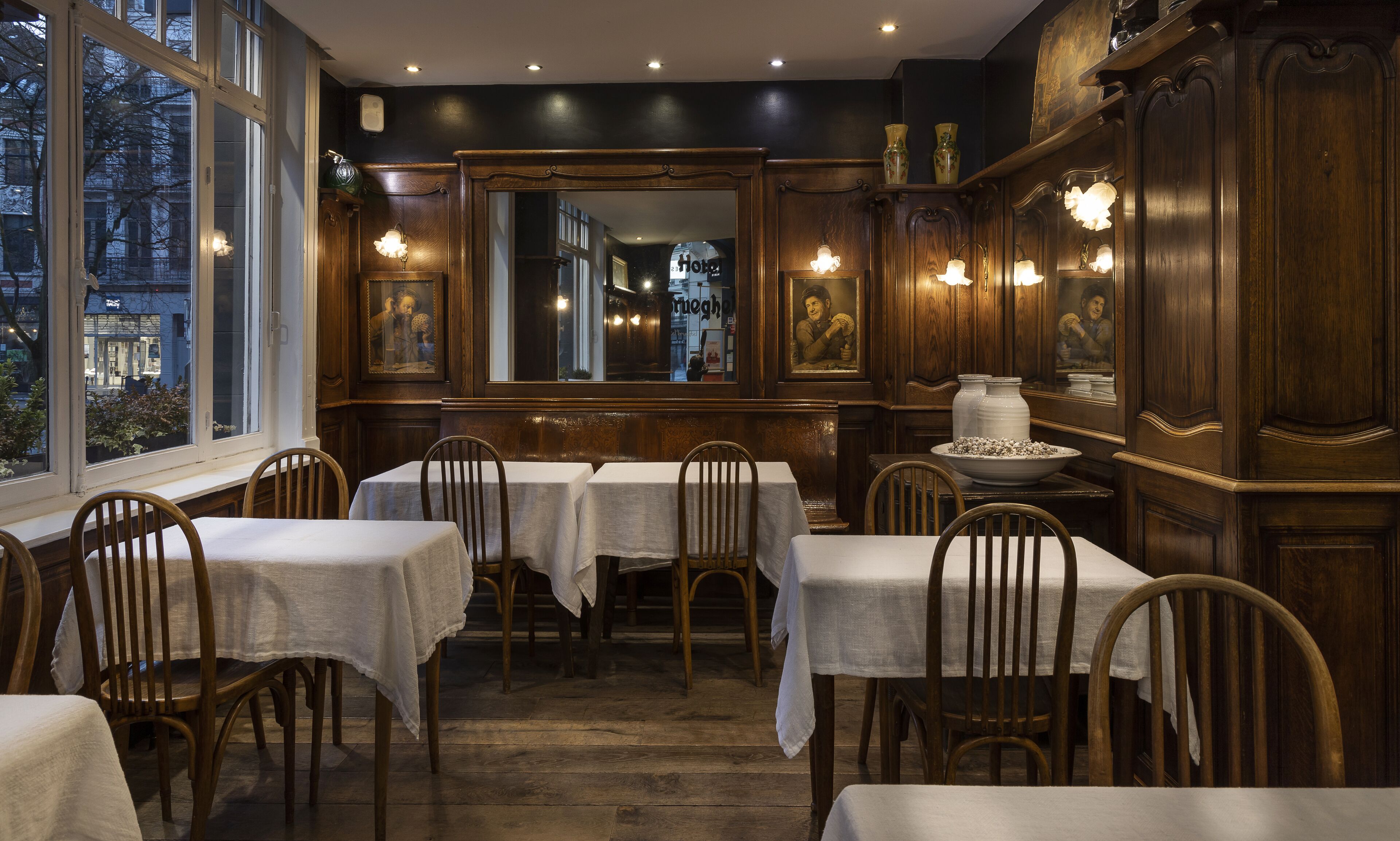 daily buffet breakfast (eur 13 per person)