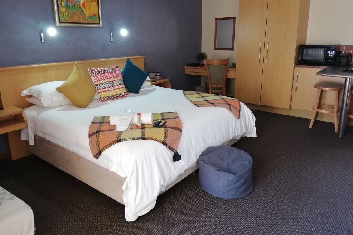 Habitación empresarial con 2 camas individuales | 1 habitación y ropa de cama de alta calidad