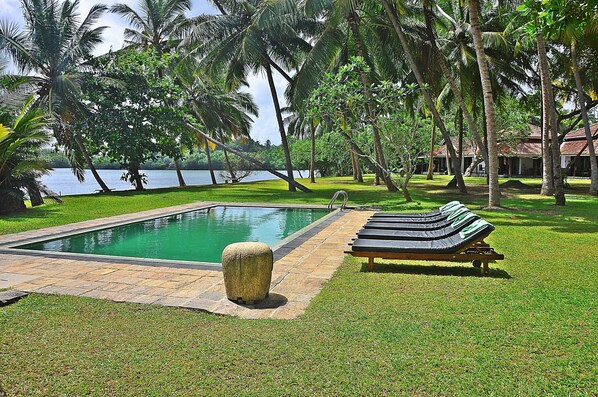 Outdoor pool - Villa Modarawaththa (Koggala)