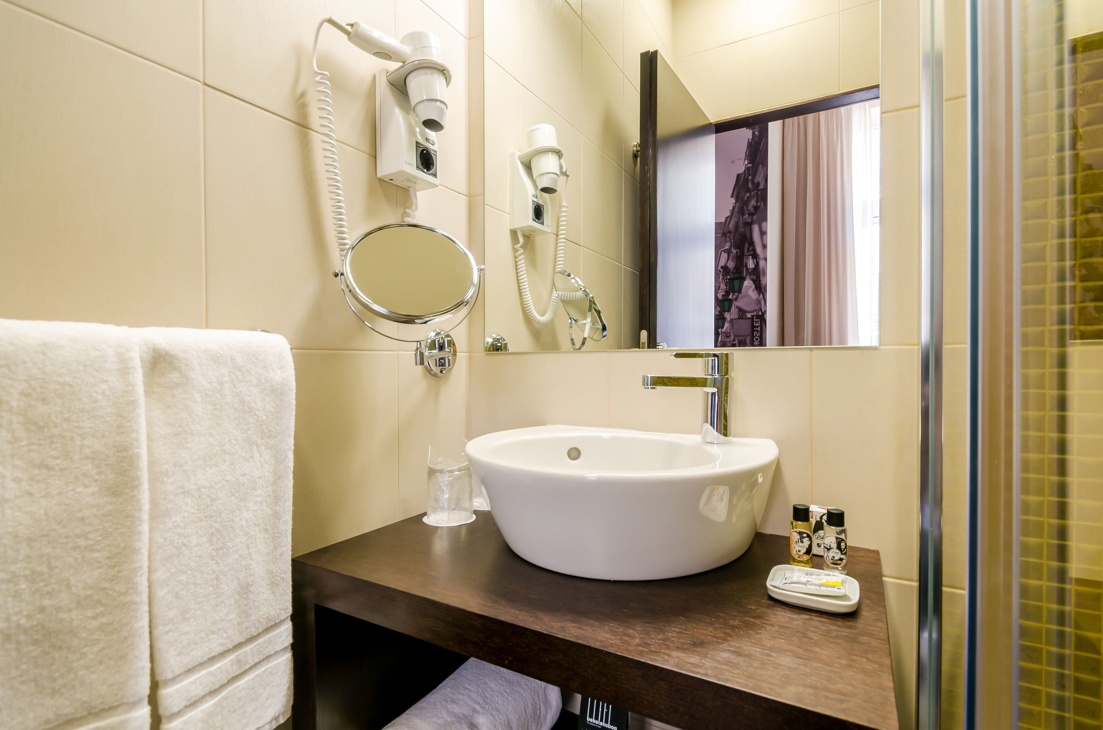 shower, free toiletries, hair dryer, slippers