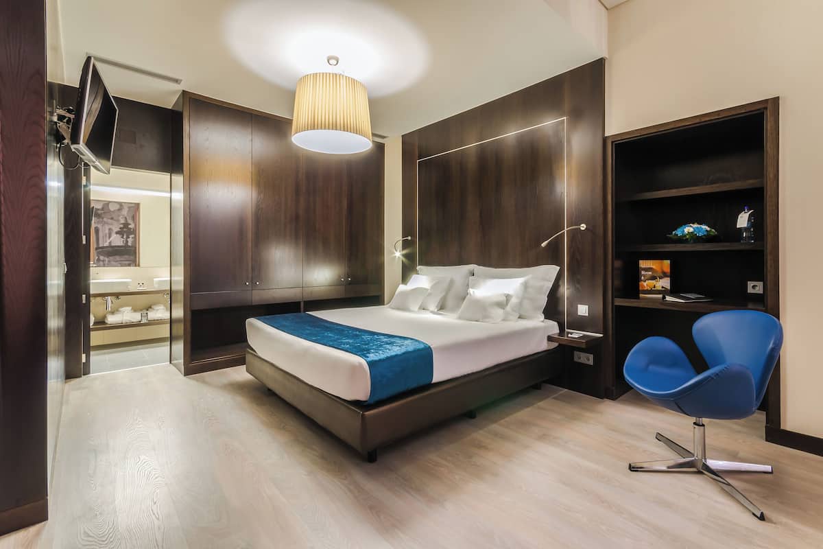 Superior Double Room | Minibar, in-room safe, soundproofing, free WiFi