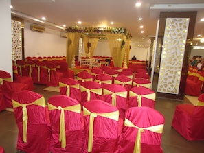 Banquet hall - Maan Residency Hotel (Ahmedabad)